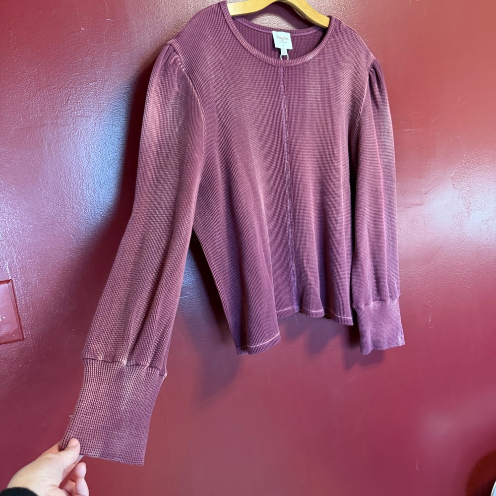 Hayden Los Angeles Waffle Knit Puff Sleeve Thermal Top Size 1X Acid Wash Plum - Picture 2 of 6